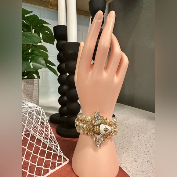 Luxury Handmade Crystal Pearl Bee Statement Bracelet - Picture 3 of 7